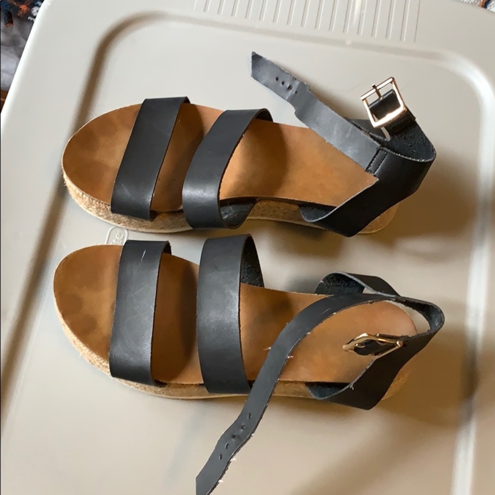 Strapped sandals